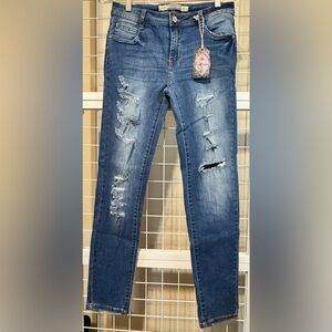 NWT I&M Jeans Distresses, Frayed, Skinny, Midrise ~ Size 11 Designed In The USA